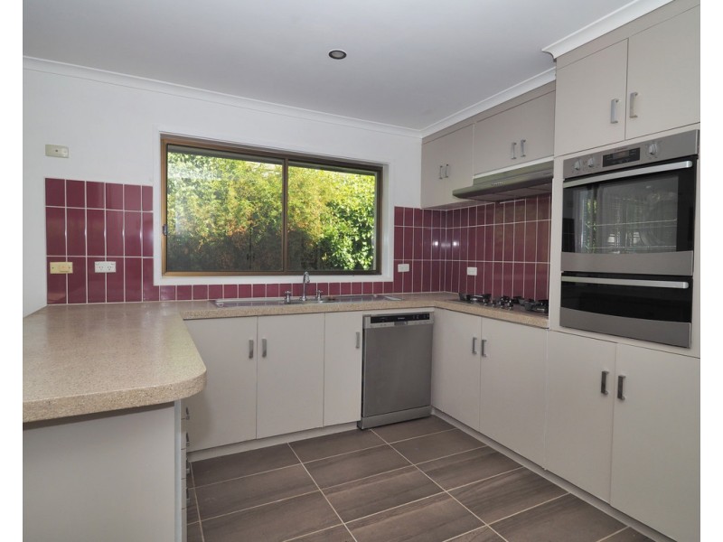 18 Ellerker Avenue, Ararat VIC 3377