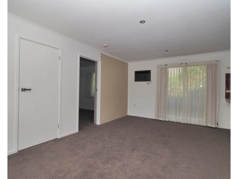 18 Ellerker Avenue, Ararat VIC 3377