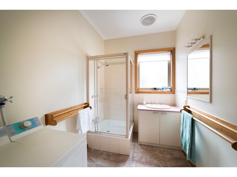 2237 Grampians Road, Halls Gap VIC 3381