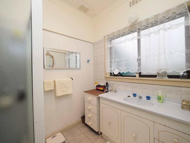 8 Bonnin Avenue, Ararat VIC 3377