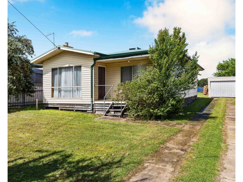 130 Montgomery Street, Lake Bolac VIC 3351