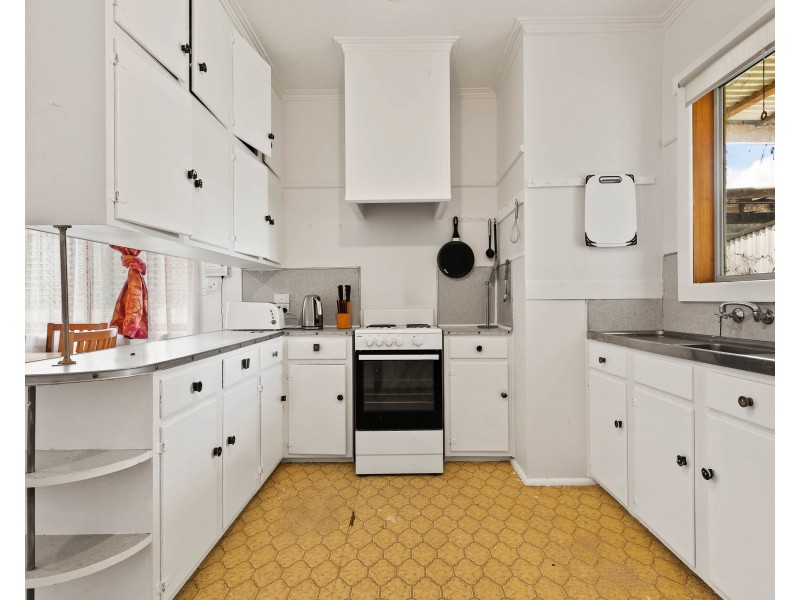 130 Montgomery Street, Lake Bolac VIC 3351