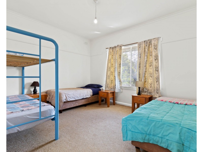 130 Montgomery Street, Lake Bolac VIC 3351