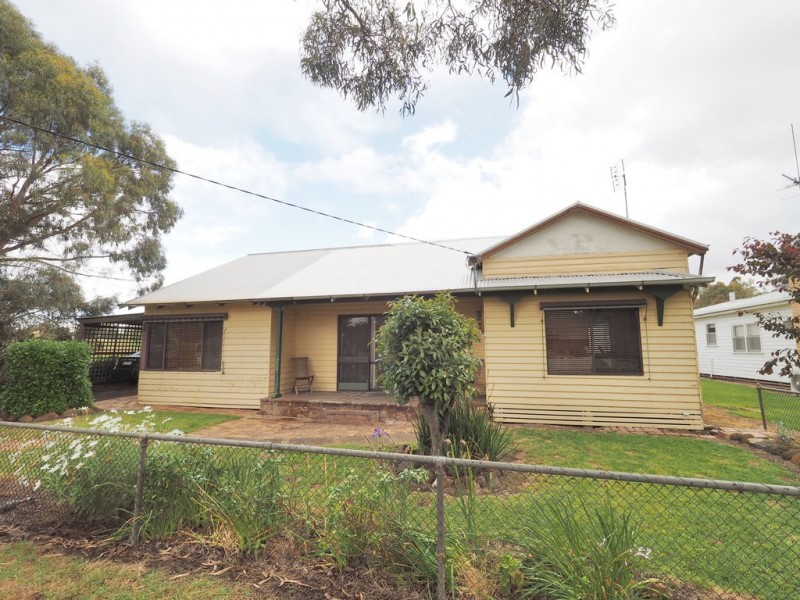31 Station Street, Glenthompson VIC 3293