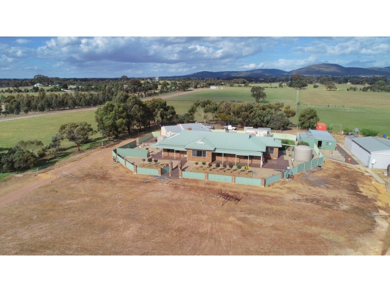 3 Alexander Road, Bellellen VIC 3381