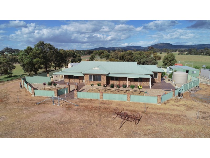 3 Alexander Road, Bellellen VIC 3381