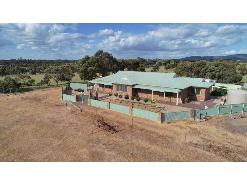 3 Alexander Road, Bellellen VIC 3381