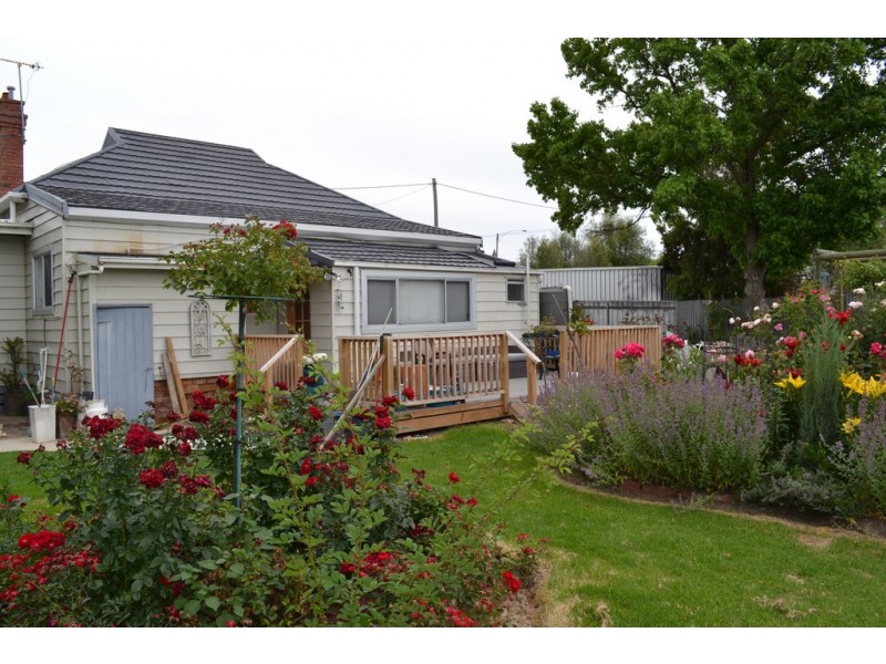7 Currajong Avenue, Ararat VIC 3377