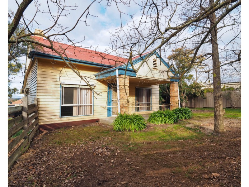 42 View Point Street, Ararat VIC 3377