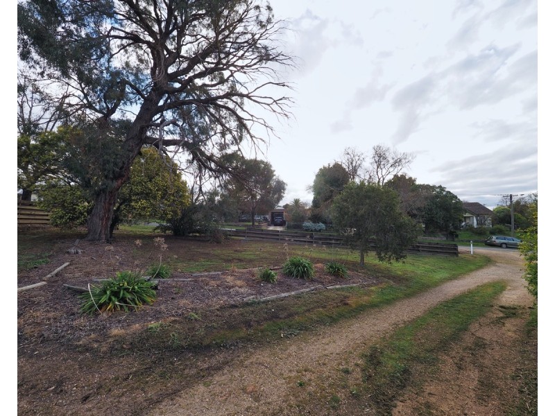 42 View Point Street, Ararat VIC 3377