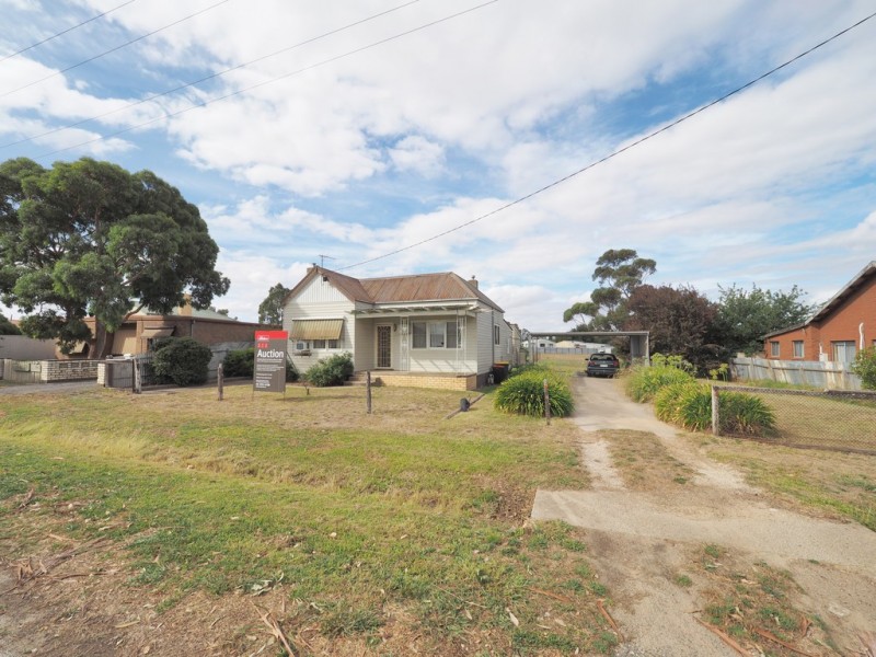 8 Blake Street, Ararat VIC 3377