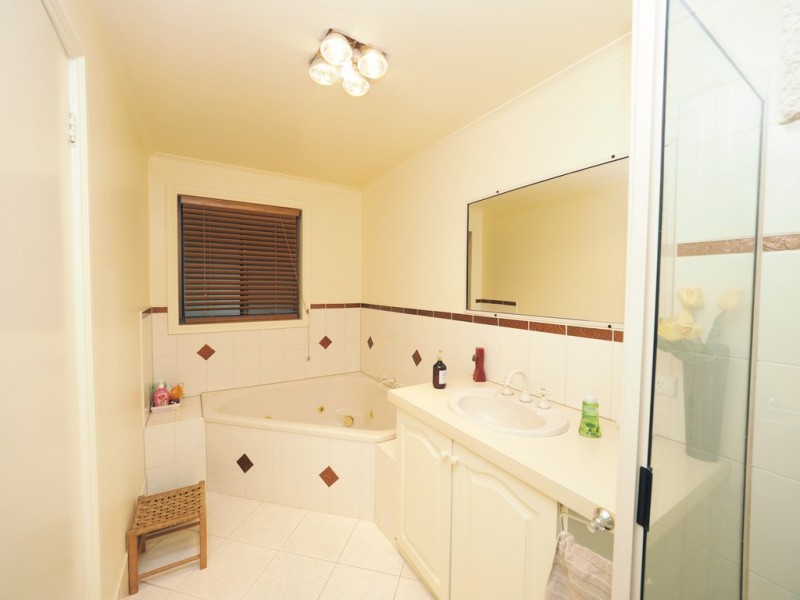 4 Melaleuca Court, Ararat VIC 3377