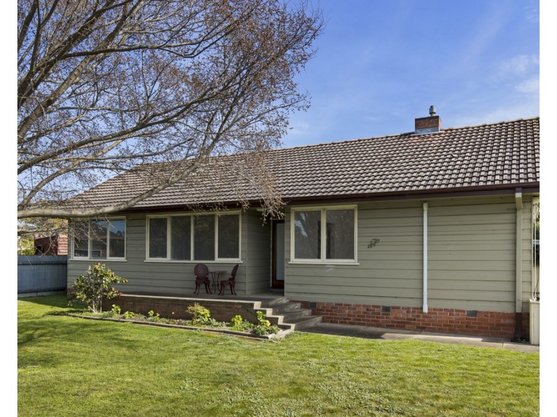 17 Vincent Street, Ararat VIC 3377