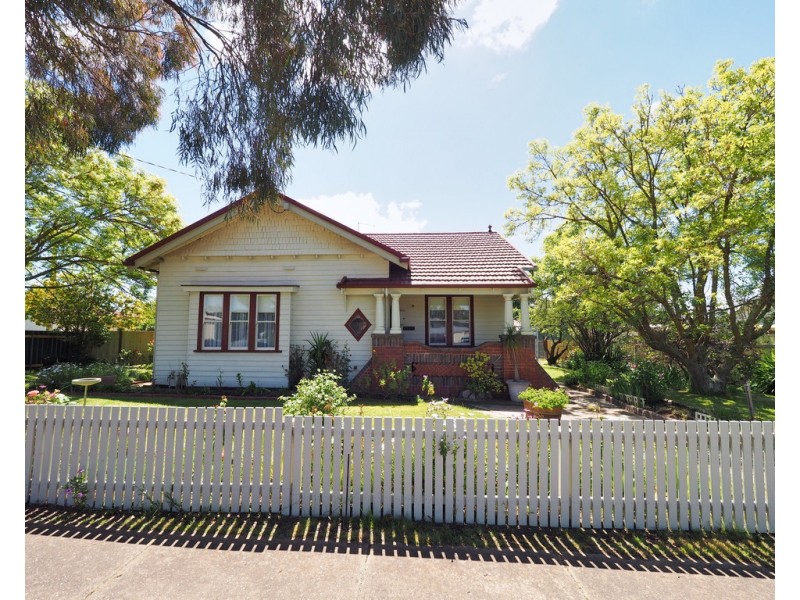 9 Crouch Street, Ararat VIC 3377