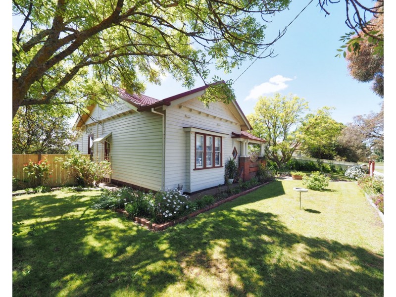 9 Crouch Street, Ararat VIC 3377