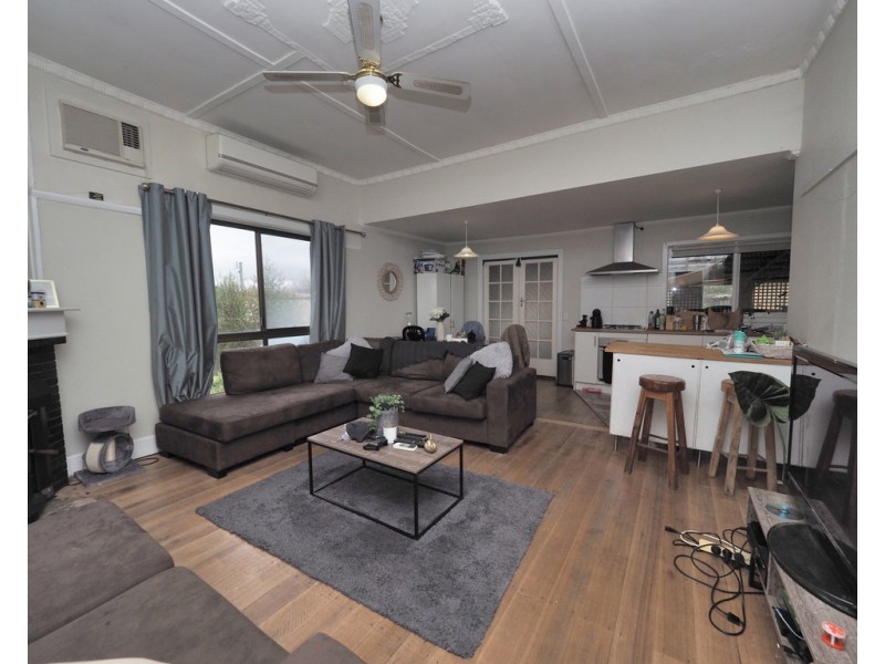 21 Blake Street, Ararat VIC 3377