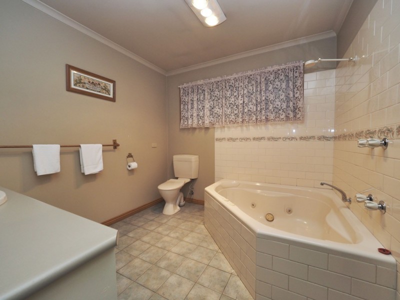 64 Scott Road, Halls Gap VIC 3381