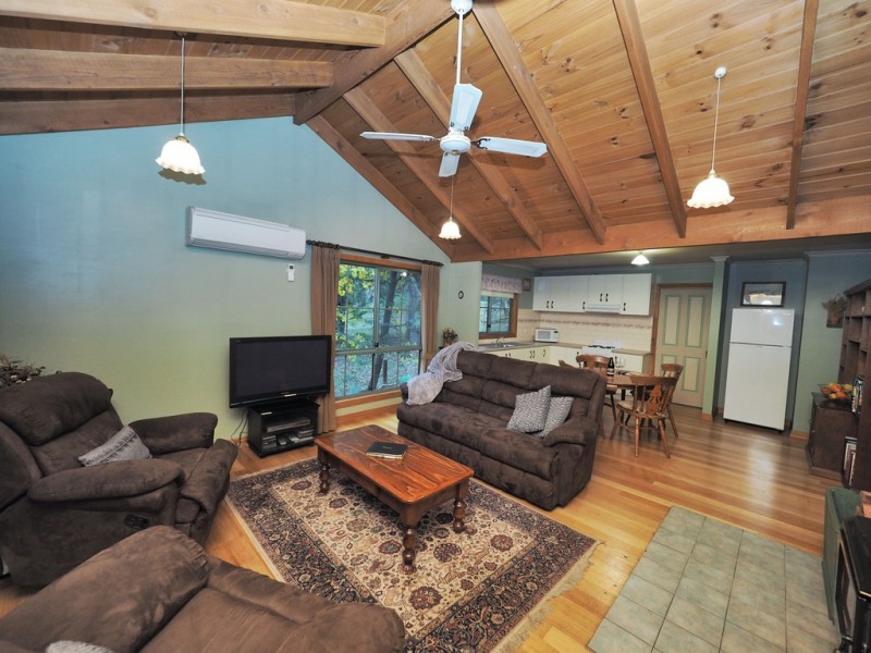 64 Scott Road, Halls Gap VIC 3381