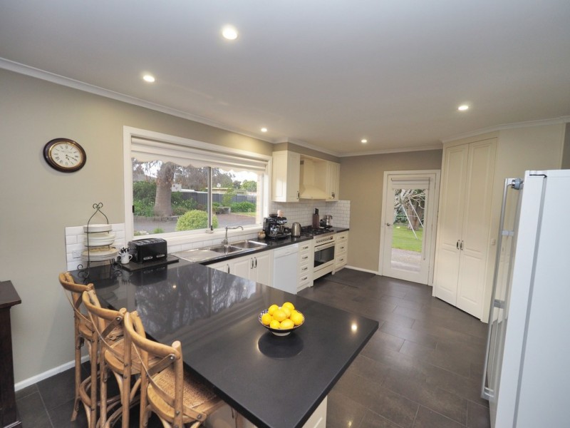 8-10 Barkly Street West, Ararat VIC 3377