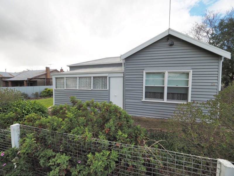 25 Rundell Street, Ararat VIC 3377