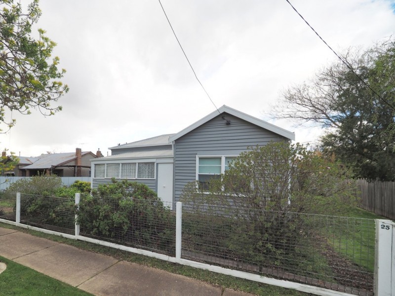 25 Rundell Street, Ararat VIC 3377