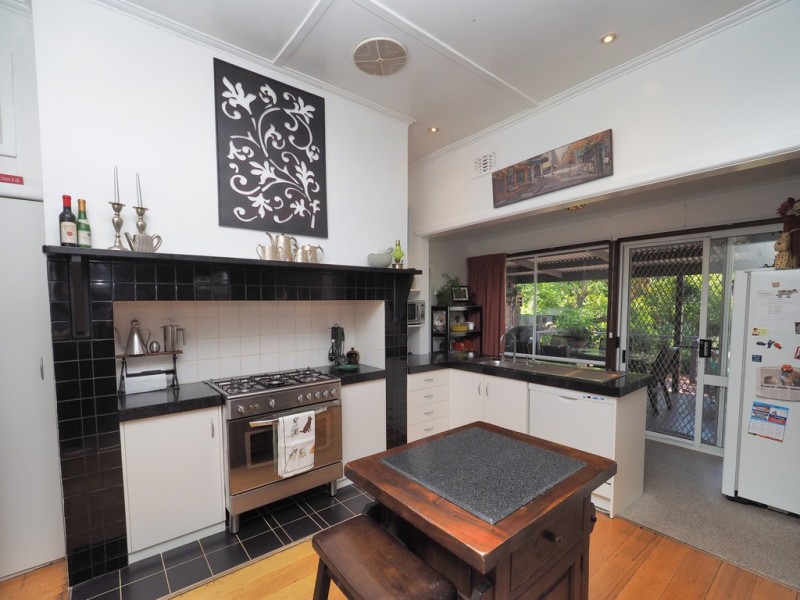 4 View Point Street, Ararat VIC 3377