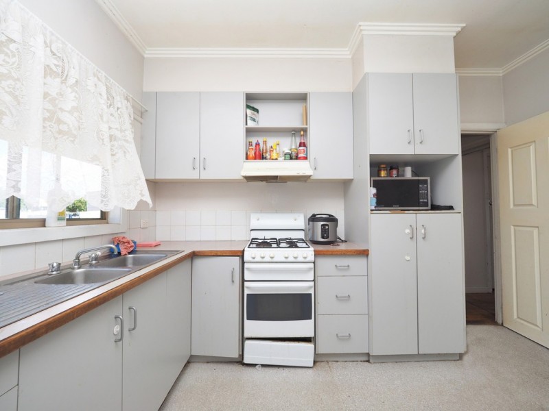 64 Campbell Street, Ararat VIC 3377