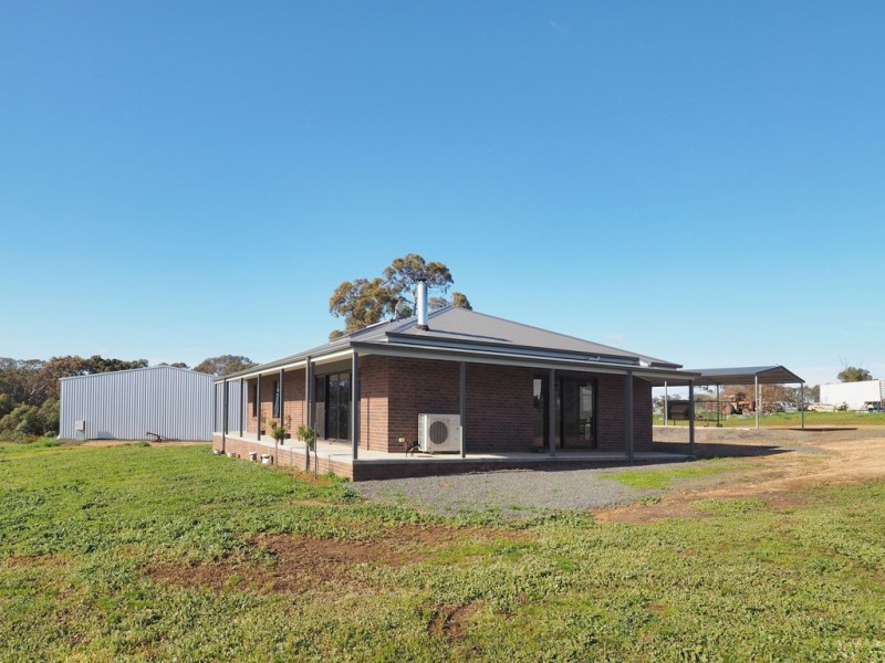 65 Moyston-Rocky Point Road, Moyston VIC 3377