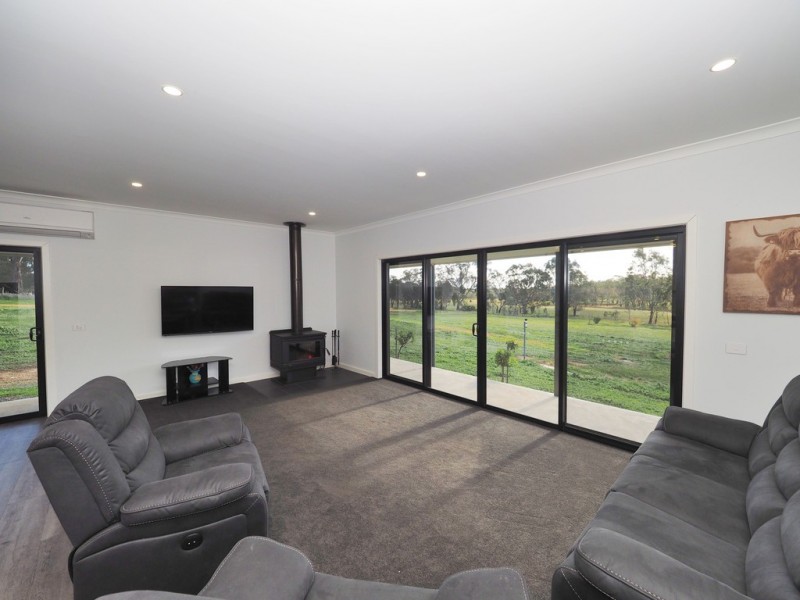 65 Moyston-Rocky Point Road, Moyston VIC 3377