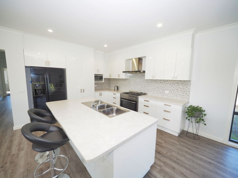 65 Moyston-Rocky Point Road, Moyston VIC 3377