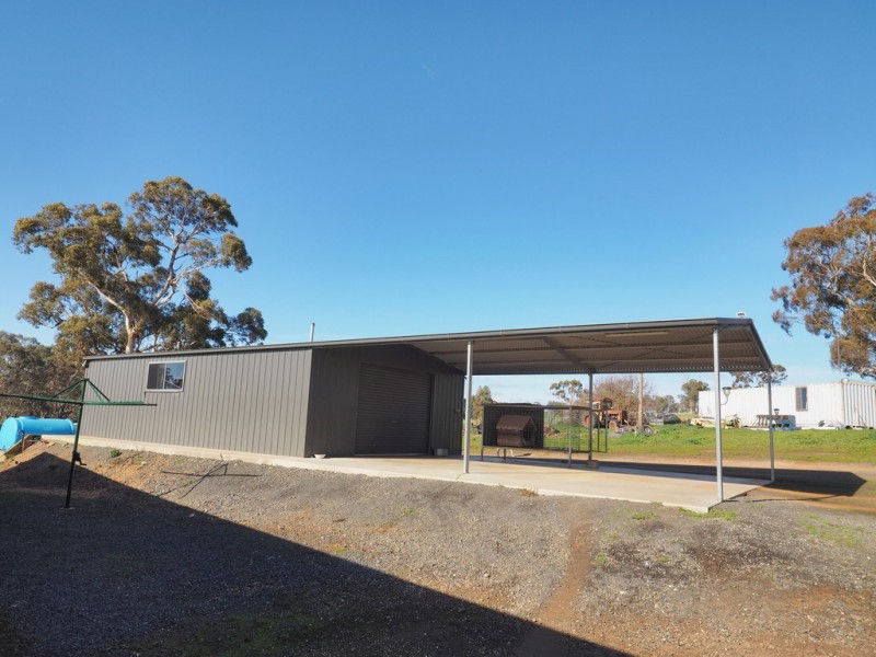 65 Moyston-Rocky Point Road, Moyston VIC 3377