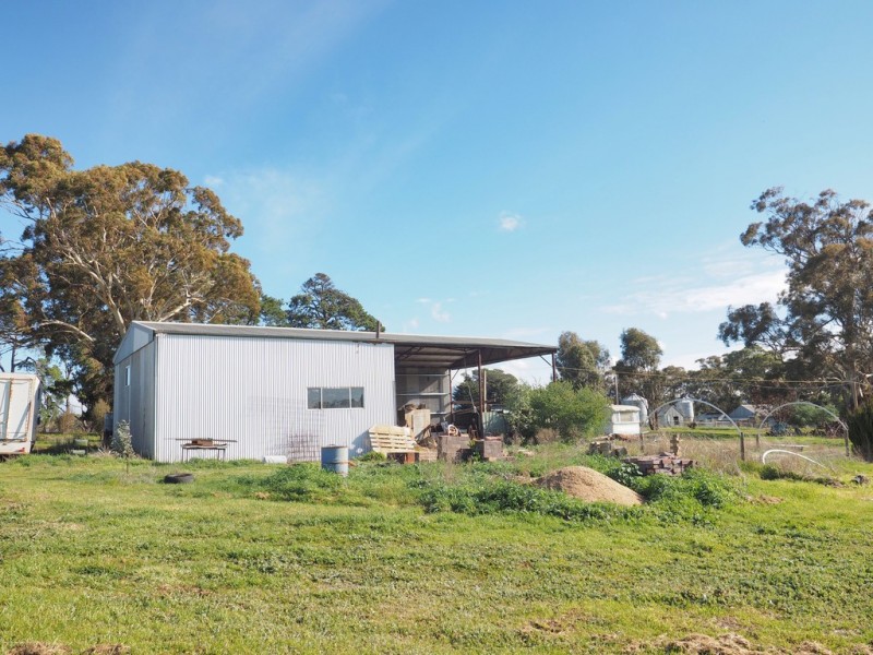 65 Moyston-Rocky Point Road, Moyston VIC 3377