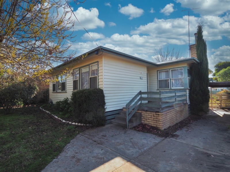 14 Truscott Street, Ararat VIC 3377
