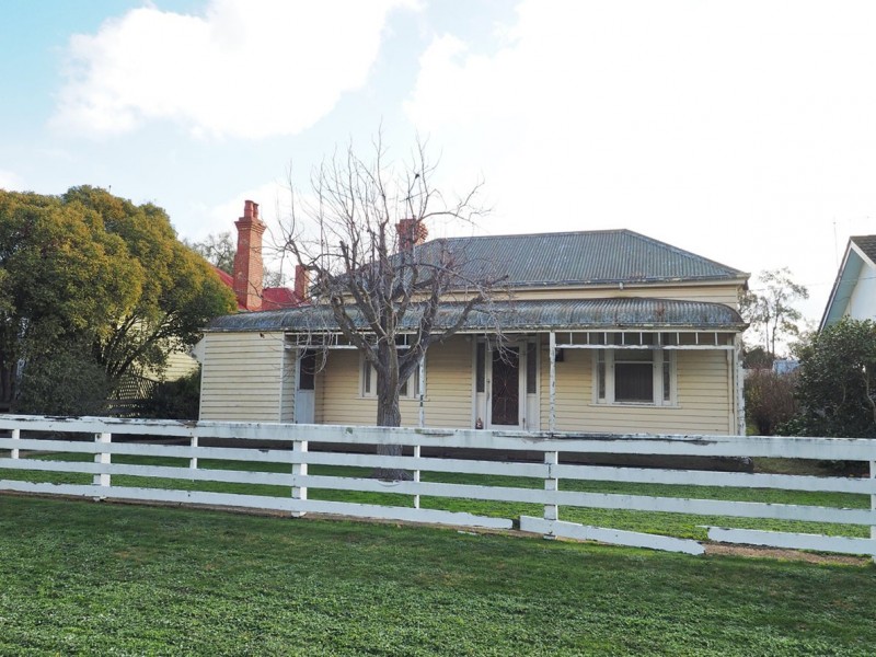110 Main Street, Willaura VIC 3379