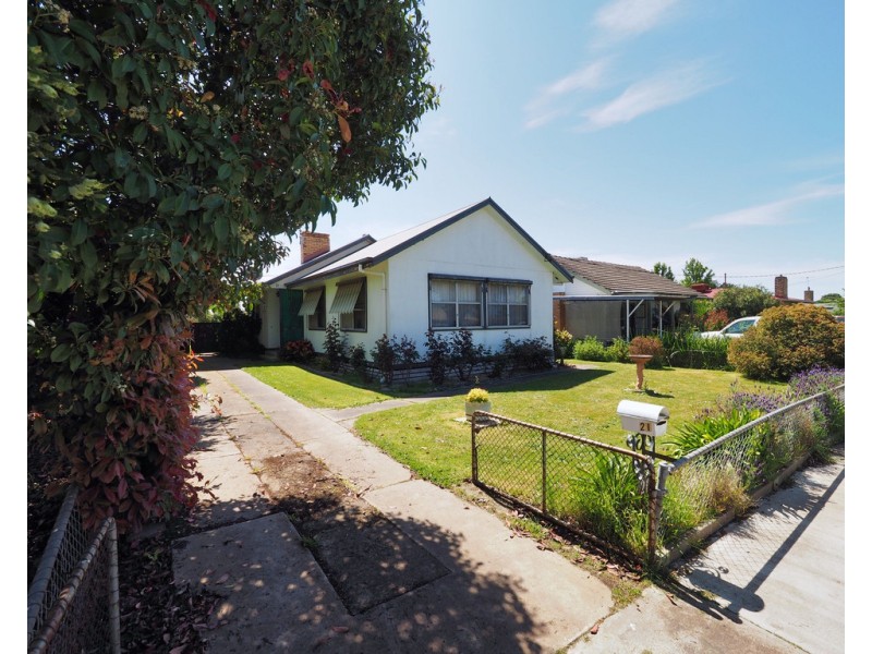 21 Marx Crescent, Ararat VIC 3377