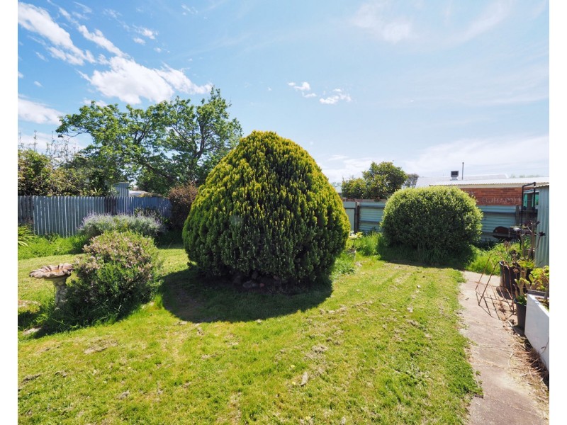 21 Marx Crescent, Ararat VIC 3377