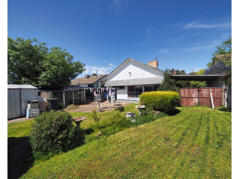 21 Marx Crescent, Ararat VIC 3377