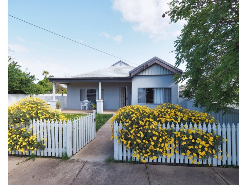 64 Moore Street, Ararat VIC 3377