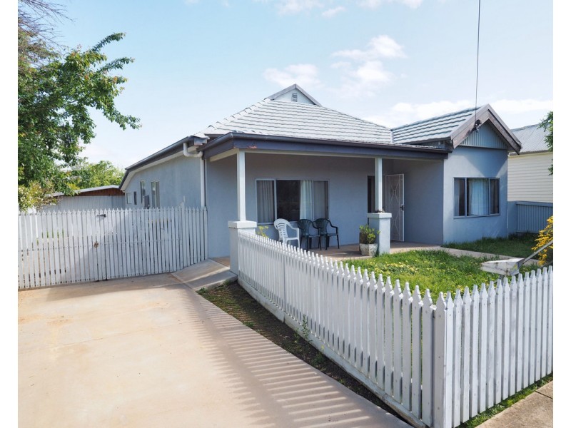 64 Moore Street, Ararat VIC 3377