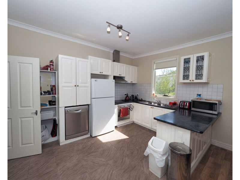 64 Moore Street, Ararat VIC 3377