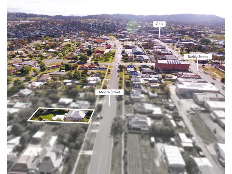 64 Moore Street, Ararat VIC 3377
