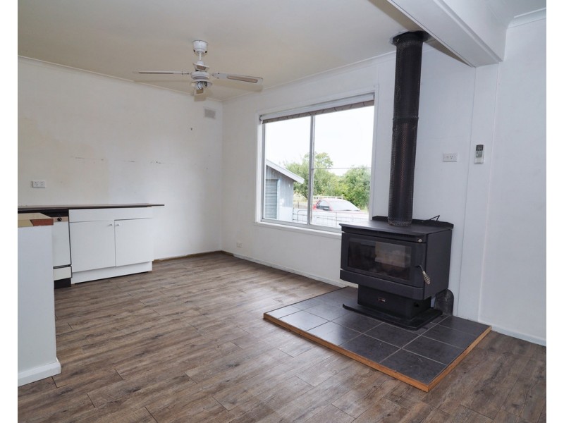 16 Walton Street, Streatham VIC 3351