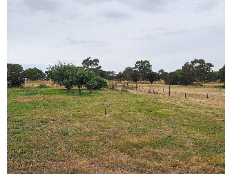 16 Walton Street, Streatham VIC 3351