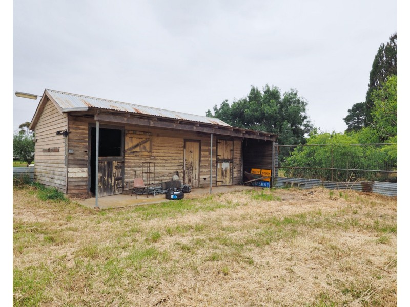 16 Walton Street, Streatham VIC 3351