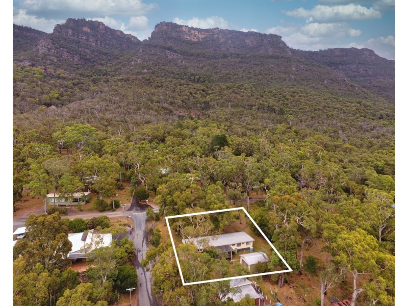 10 Young Road, Halls Gap VIC 3381