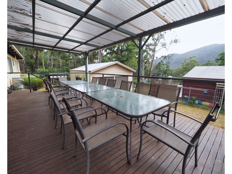 10 Young Road, Halls Gap VIC 3381