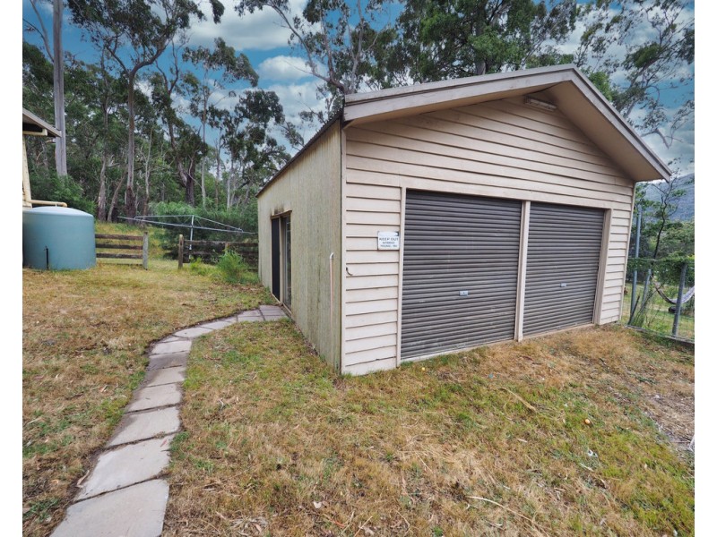 10 Young Road, Halls Gap VIC 3381