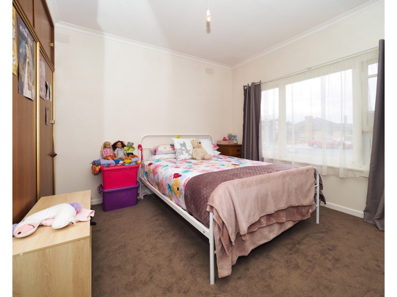 11 Queens Avenue, Ararat VIC 3377