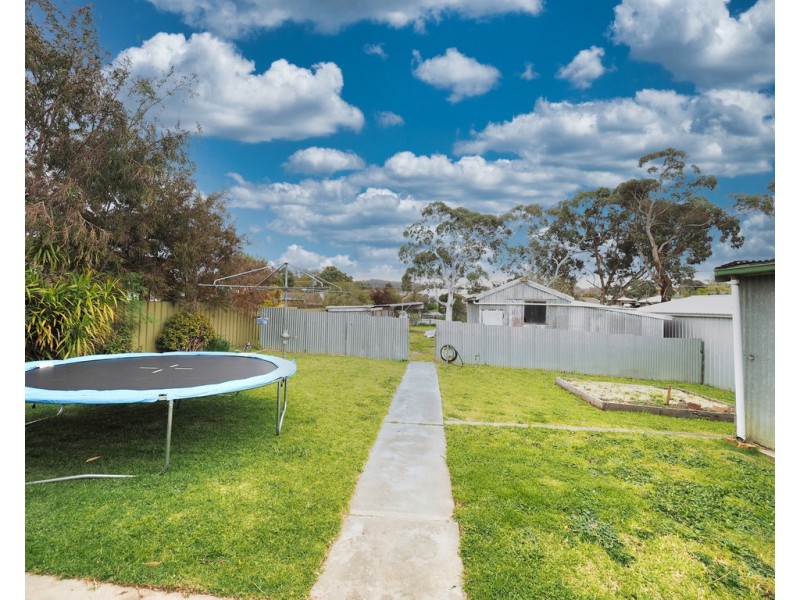 11 Queens Avenue, Ararat VIC 3377