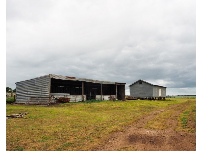 - Narrapumelap Road, Wickliffe VIC 3379